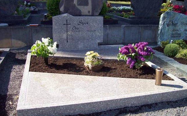 Beispiel Doppelgrab mit Abdeckung